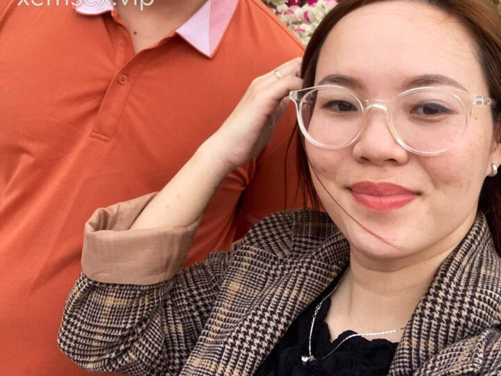 Ảnh 9 của Đụ em nhân viên văn phòng đeo kính sướng rên rỉ rồi gạ em xuất trong (Full Clip + Pic)